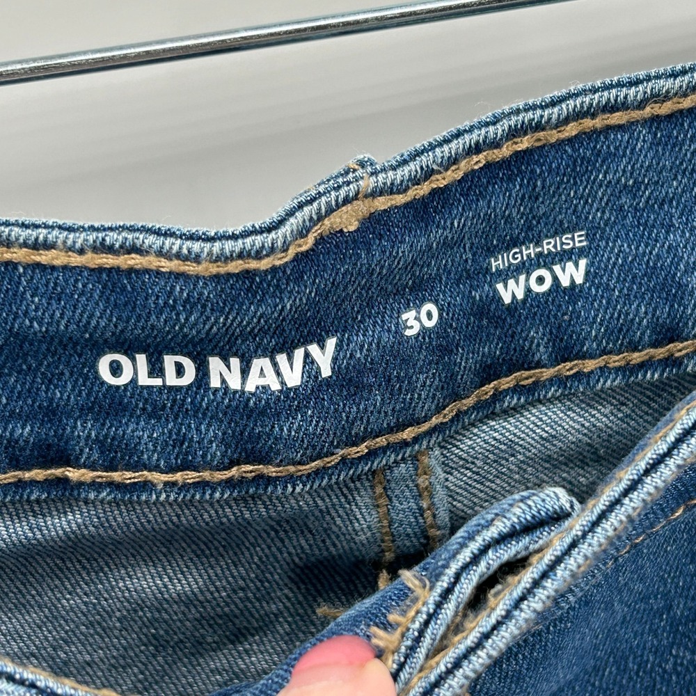 Old Navy Wow High Rise Cuffed Denim Shorts 30 Plus Size Medium Wash Blue NWT - Picture 7 of 11